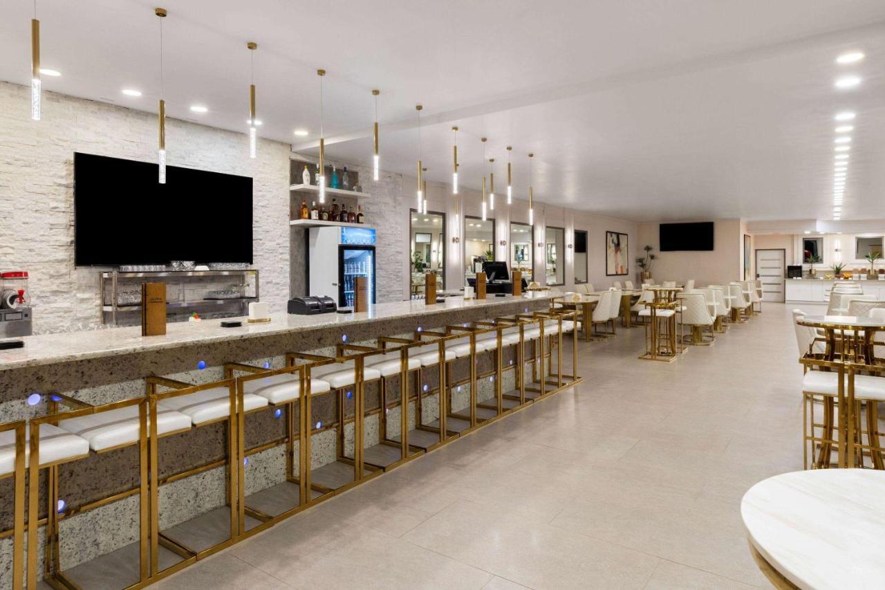 Hotel Wyndham Dfw Airport à Irving Extérieur photo